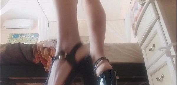  We share the same passion very high heels and a wonderful welcoming pussy